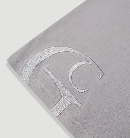 Oyster grey /birch shadow logo oversized tee